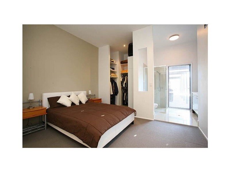 Broadbeach Waters QLD 4218