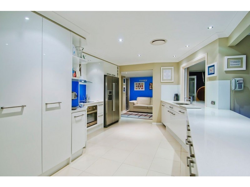 31 Nirvana Ct, Runaway Bay QLD 4216