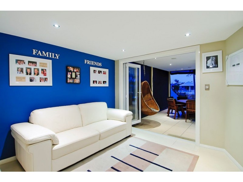 31 Nirvana Ct, Runaway Bay QLD 4216