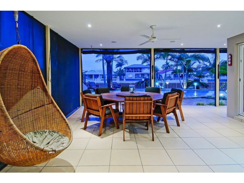 31 Nirvana Ct, Runaway Bay QLD 4216