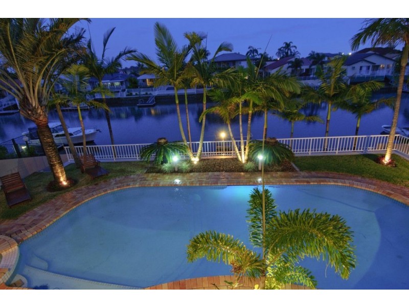 31 Nirvana Ct, Runaway Bay QLD 4216