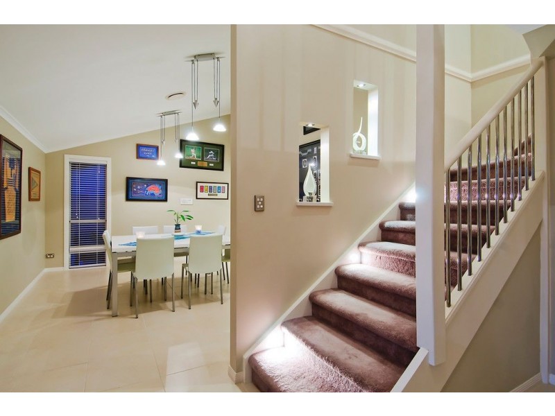 31 Nirvana Ct, Runaway Bay QLD 4216