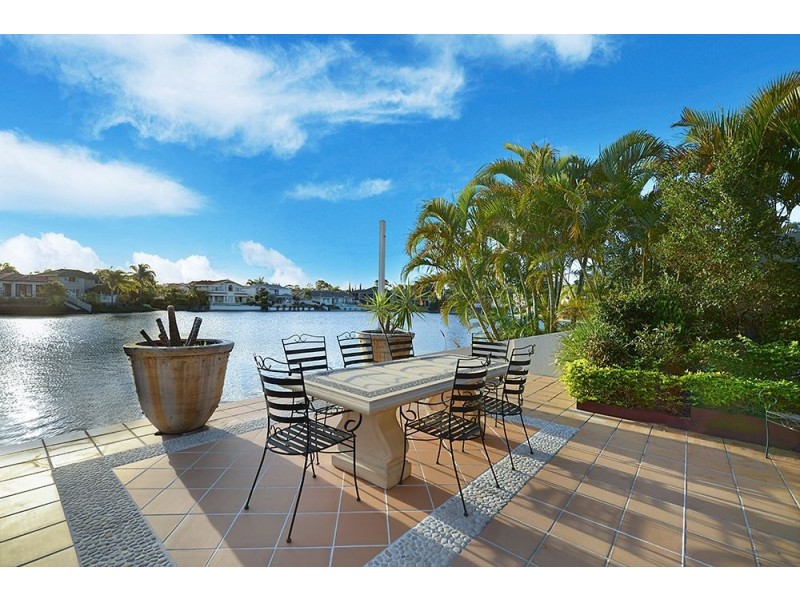 40 Cotlew Street East, Southport QLD 4215