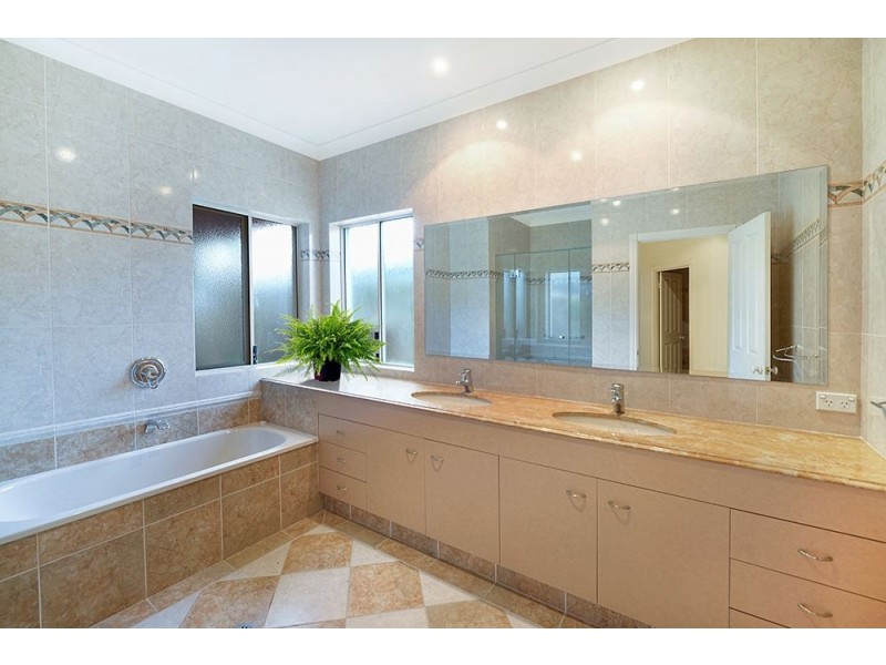 40 Cotlew Street East, Southport QLD 4215