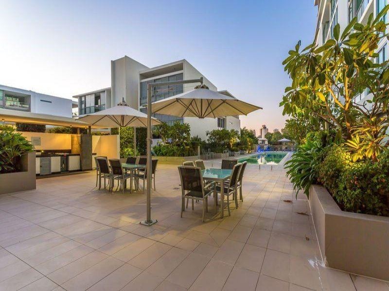 2206/33 TE Peters Drive, Broadbeach Waters QLD 4218
