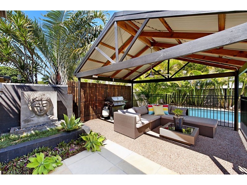 9 Timana Avenue, Mermaid Waters QLD 4218