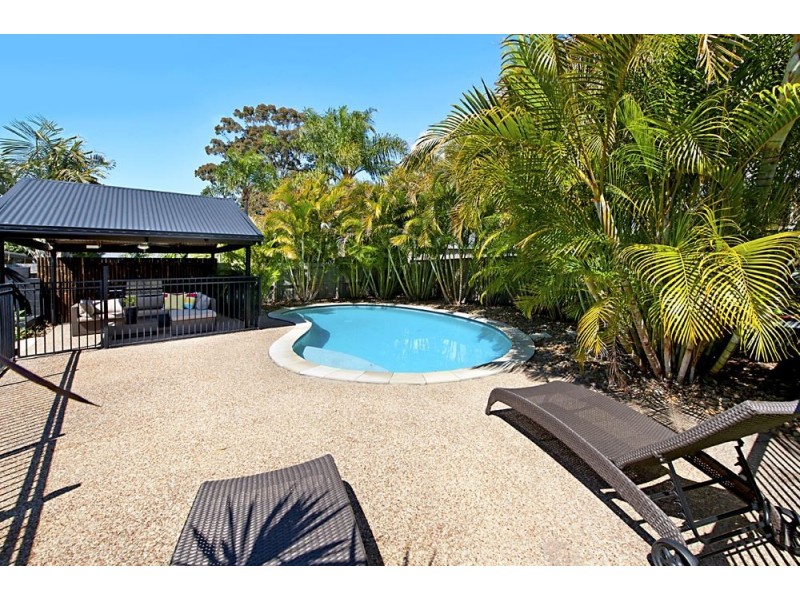 9 Timana Avenue, Mermaid Waters QLD 4218