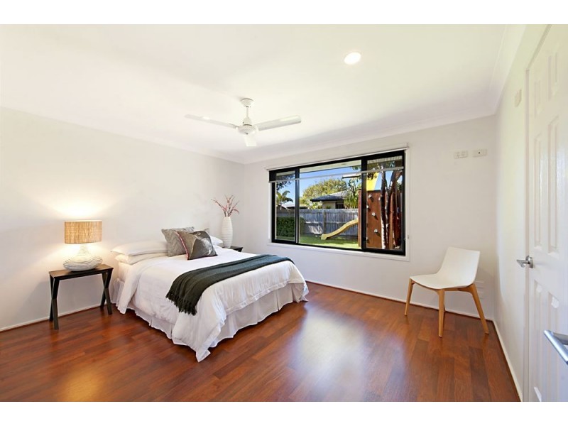9 Timana Avenue, Mermaid Waters QLD 4218