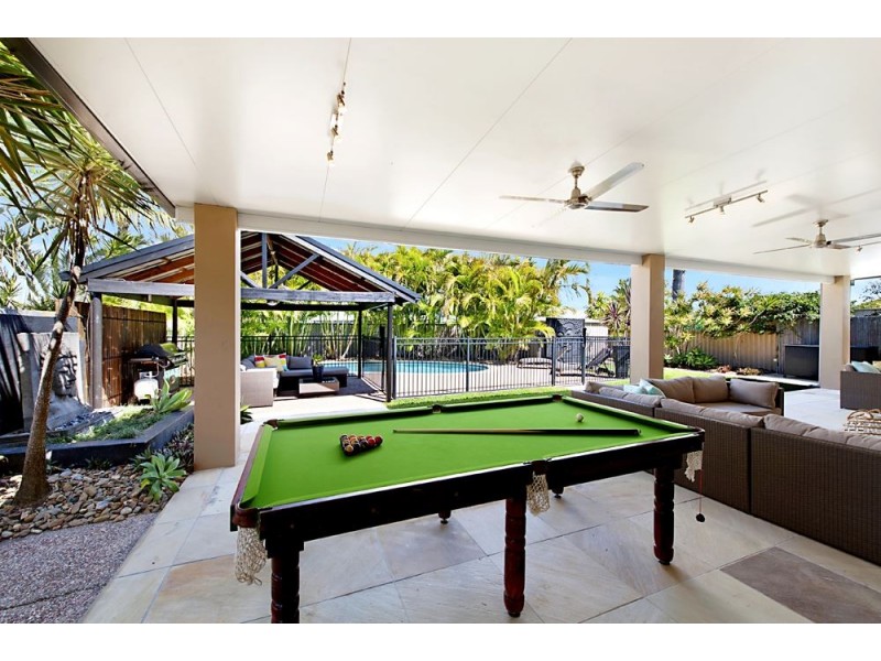 9 Timana Avenue, Mermaid Waters QLD 4218