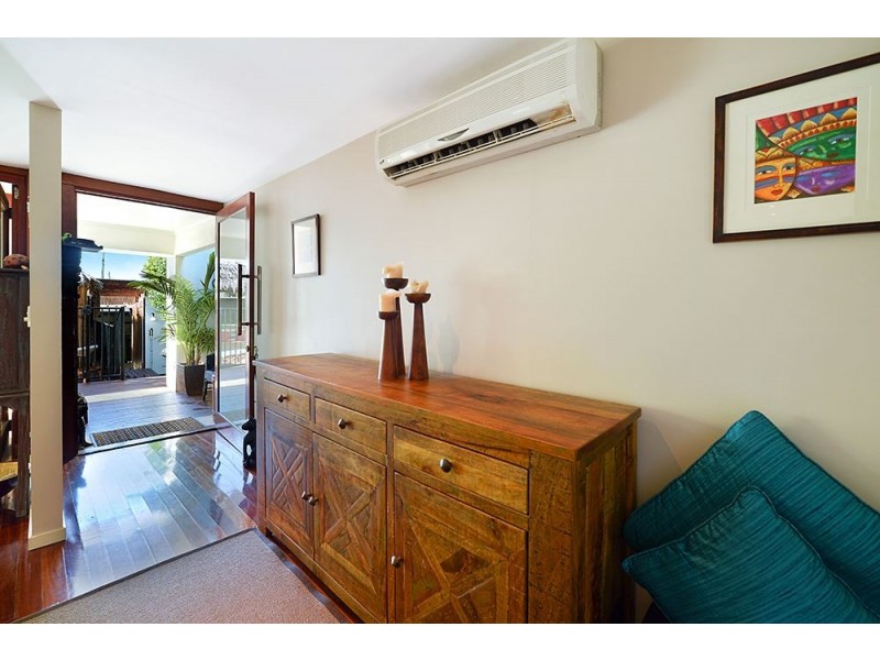 18 Plover Avenue, Paradise Point QLD 4216