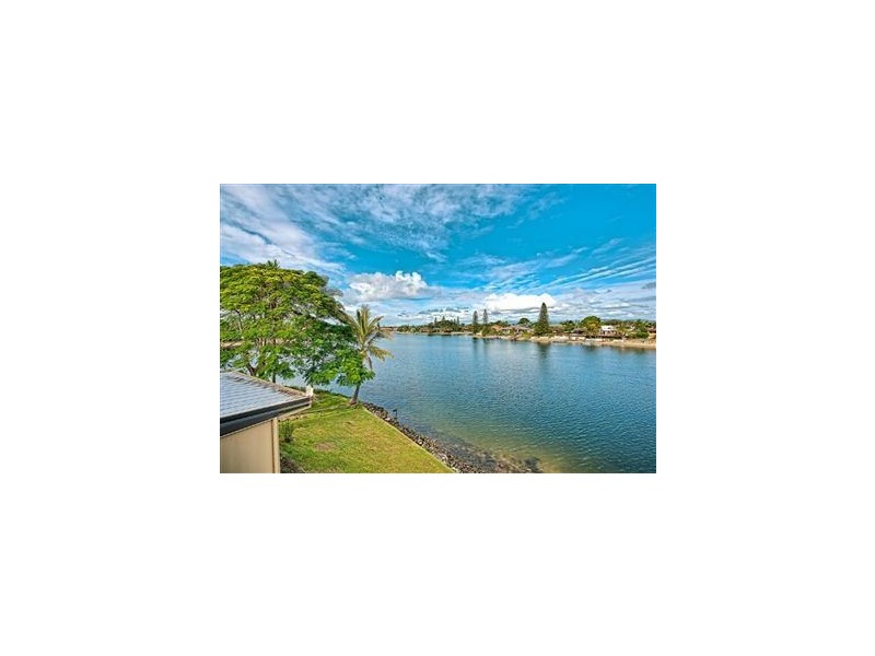 12 Orvieto Ave, Mermaid Waters QLD 4218