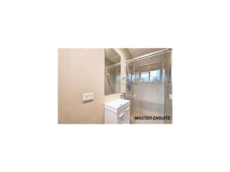 12 Orvieto Ave, Mermaid Waters QLD 4218