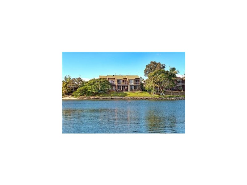 12 Orvieto Ave, Mermaid Waters QLD 4218