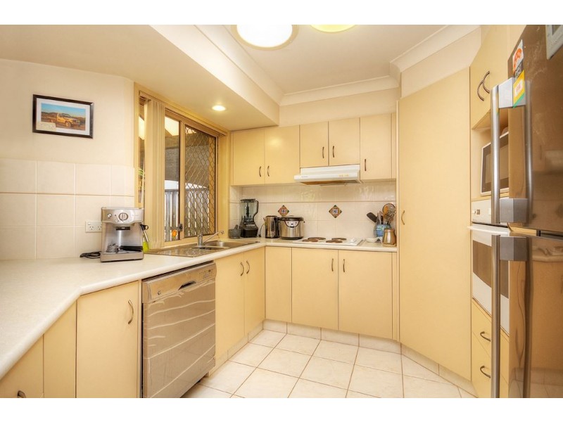 2/17 Miami Shore Parade, Miami QLD 4220