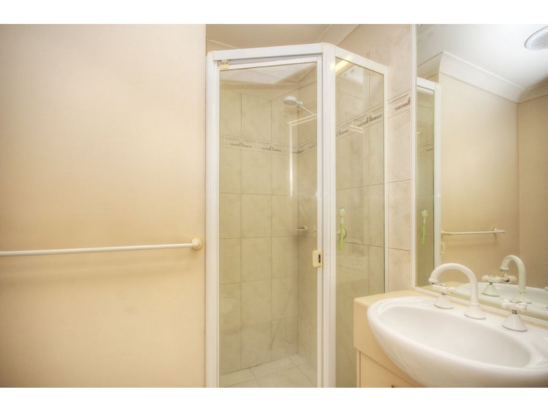 2/17 Miami Shore Parade, Miami QLD 4220