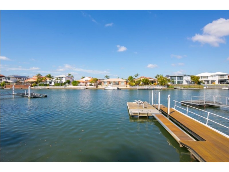 135 Pebble Beach Drive, Runaway Bay QLD 4216
