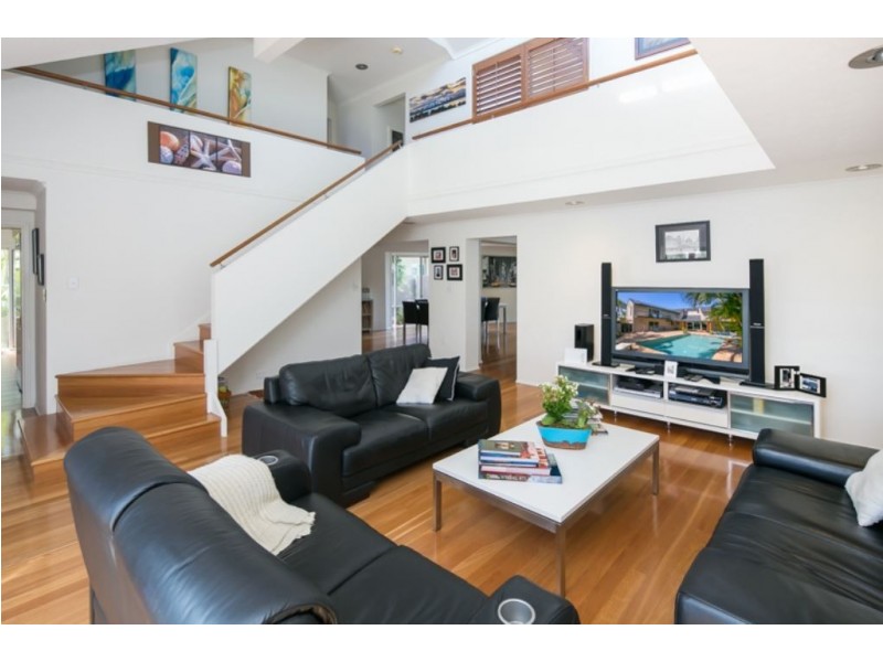 135 Pebble Beach Drive, Runaway Bay QLD 4216