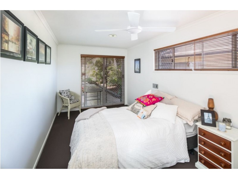 135 Pebble Beach Drive, Runaway Bay QLD 4216