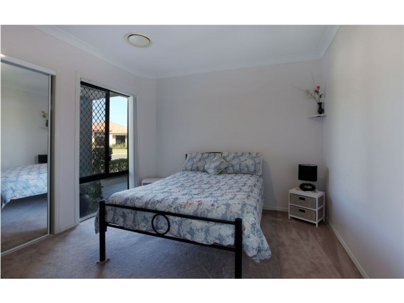 3 Windchimes Way, Helensvale QLD 4212