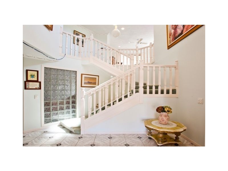 6 Ondine Court, Mermaid Waters QLD 4218