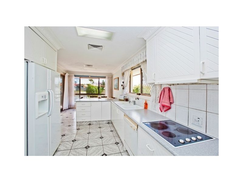 6 Ondine Court, Mermaid Waters QLD 4218