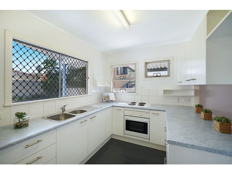 23 Joan Street, Burleigh Waters QLD 4220