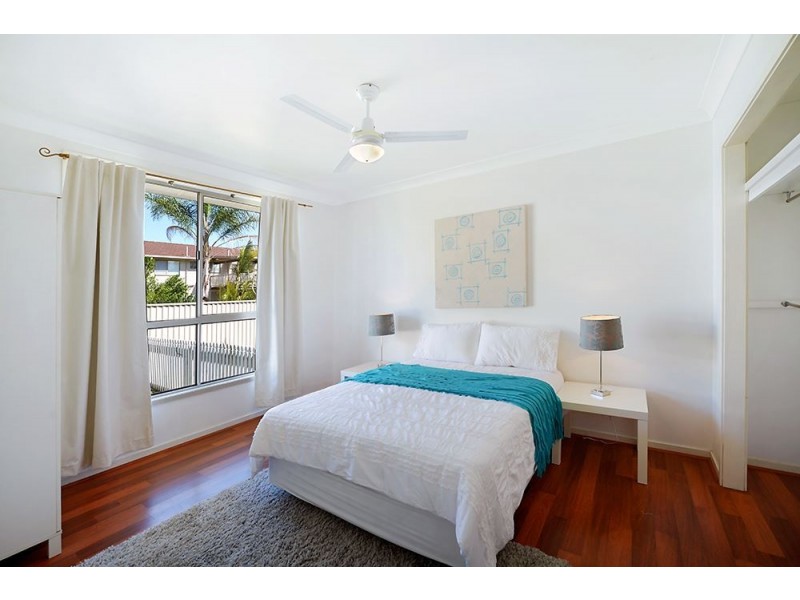 23 Joan Street, Burleigh Waters QLD 4220