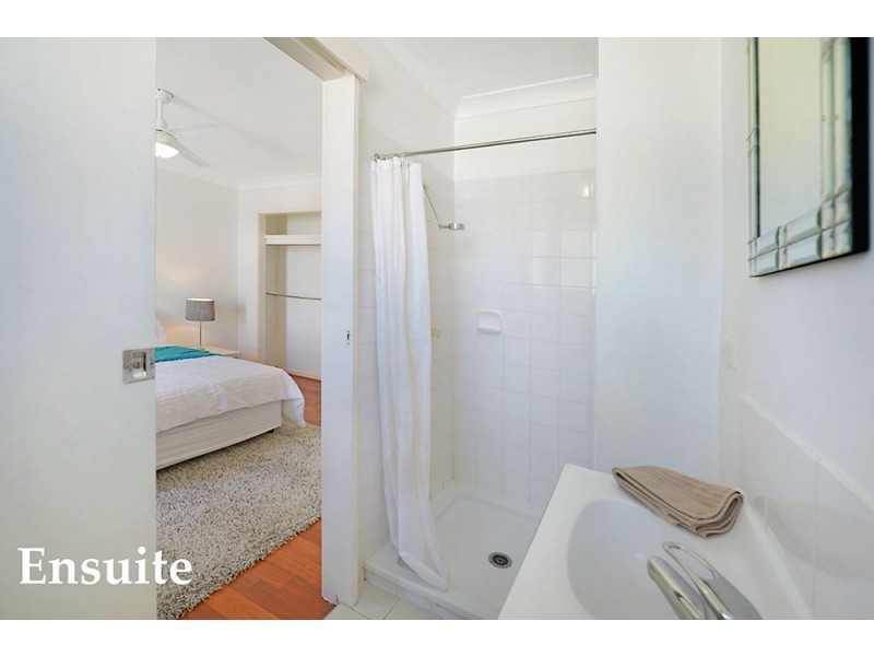 23 Joan Street, Burleigh Waters QLD 4220