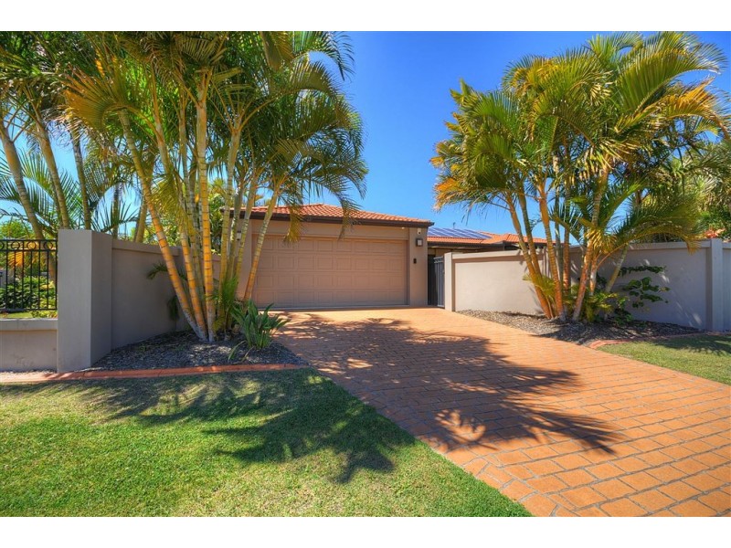 11 Shoalwater Court, Burleigh Waters QLD 4220