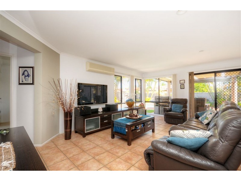 11 Shoalwater Court, Burleigh Waters QLD 4220