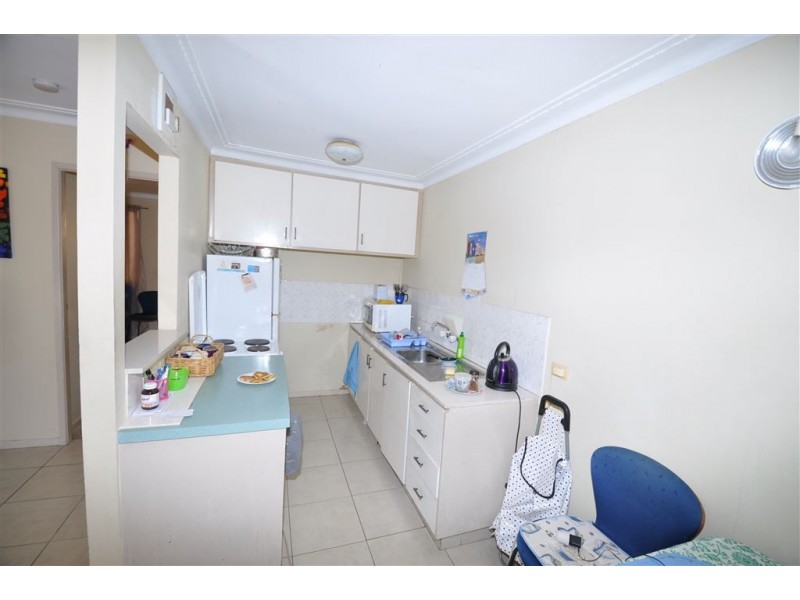 5 Parnoo Street, Chevron Island QLD 4217