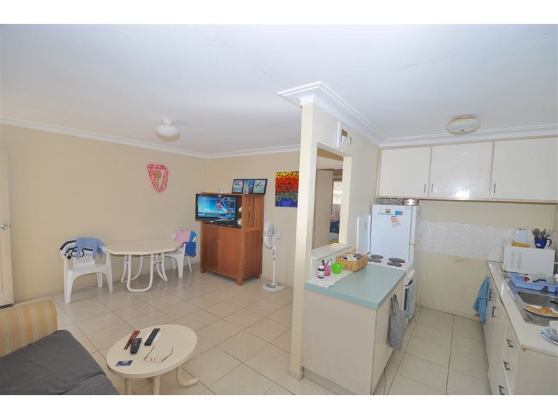 5 Parnoo Street, Chevron Island QLD 4217