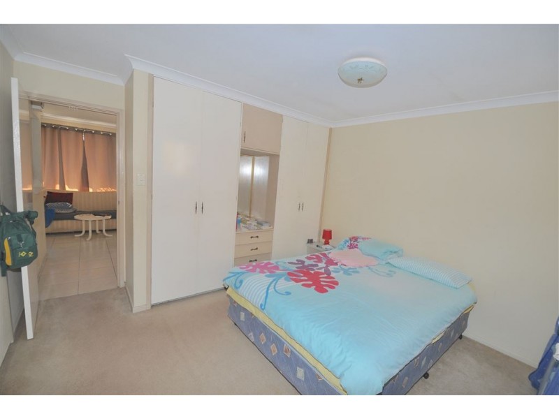 5 Parnoo Street, Chevron Island QLD 4217