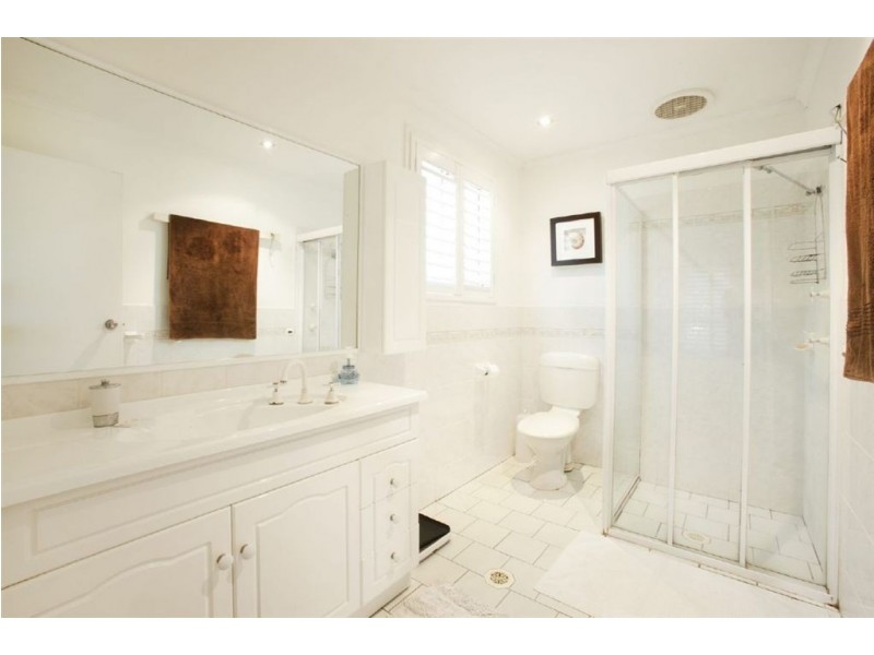 20 Waitomo Street, Broadbeach Waters QLD 4218