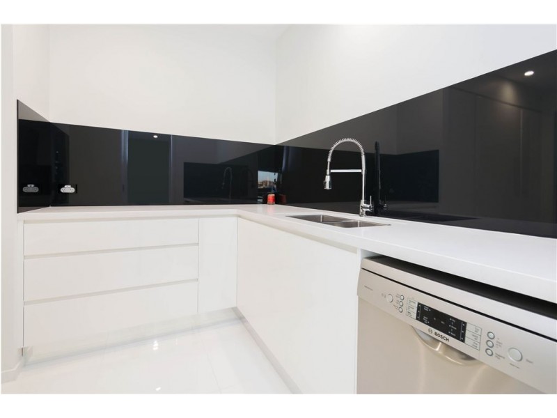 2211 Taromeo Court, Hope Island QLD 4212