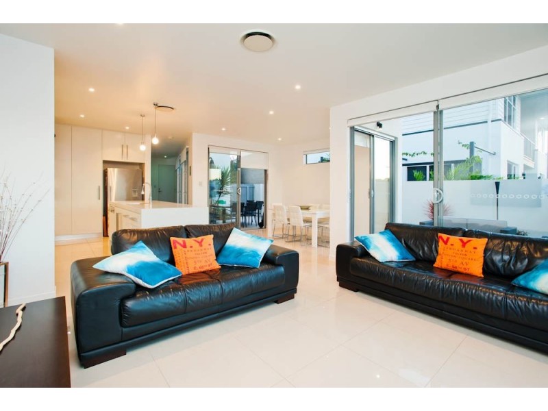 1/11 South Quay Drive, Biggera Waters QLD 4216