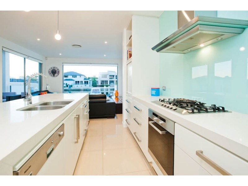 1/11 South Quay Drive, Biggera Waters QLD 4216