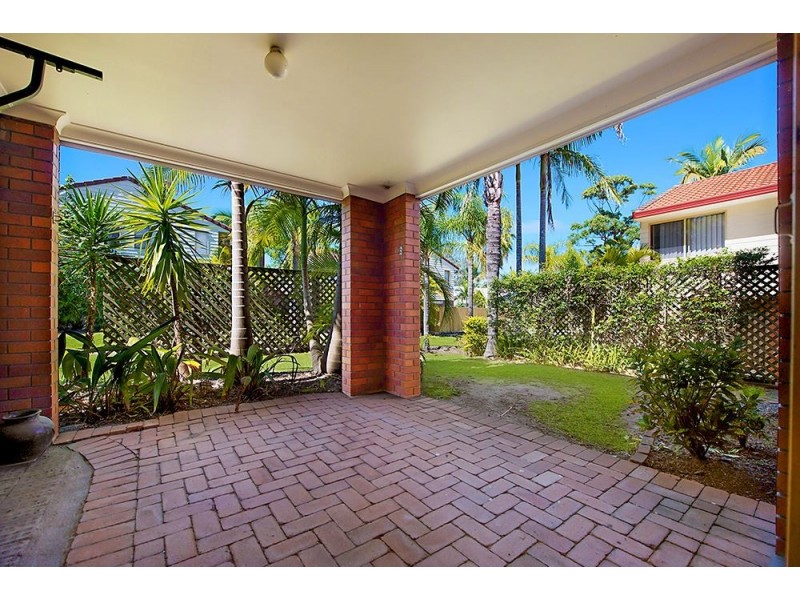 2/601 Pine Ridge Road, Biggera Waters QLD 4216