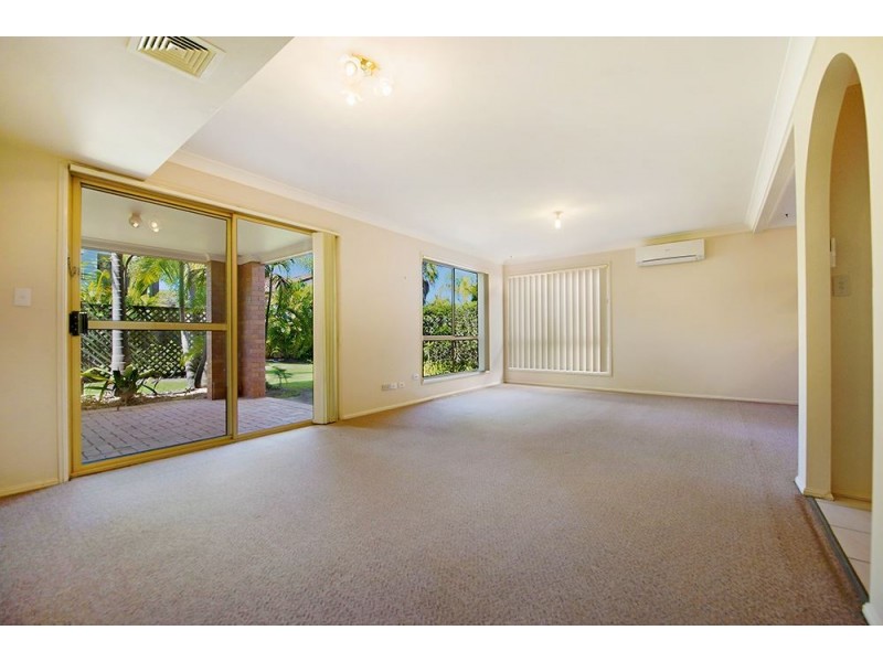 2/601 Pine Ridge Road, Biggera Waters QLD 4216