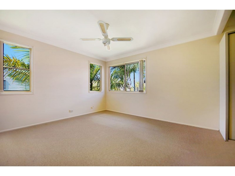 2/601 Pine Ridge Road, Biggera Waters QLD 4216