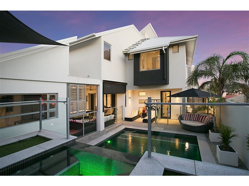 13 Kelly Avenue, Miami QLD 4220