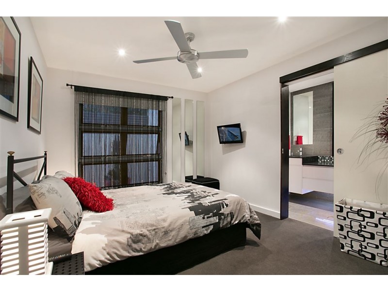 13 Kelly Avenue, Miami QLD 4220