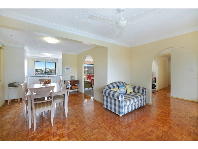 17 Pilot Court, Mermaid Waters QLD 4218