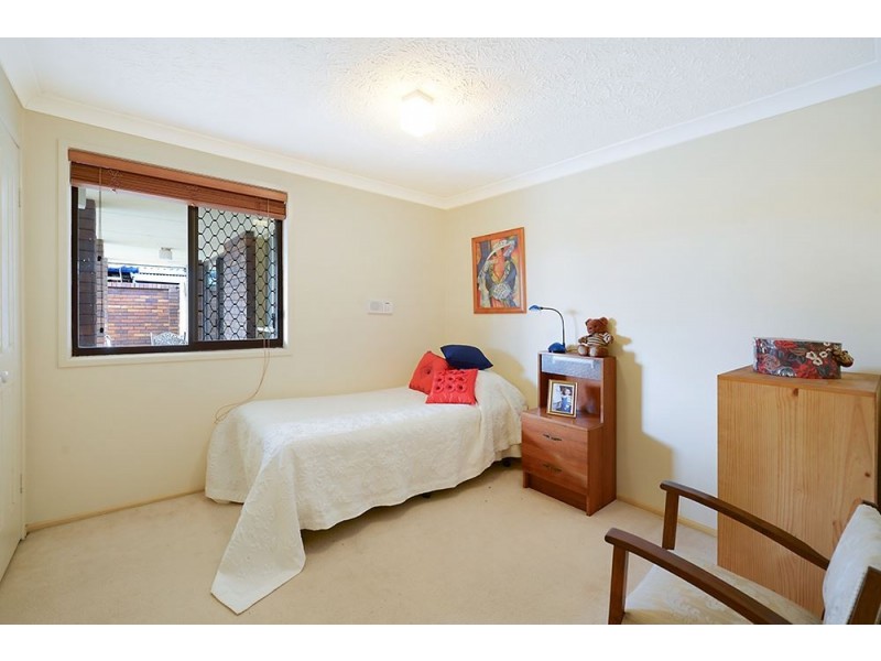 17 Pilot Court, Mermaid Waters QLD 4218