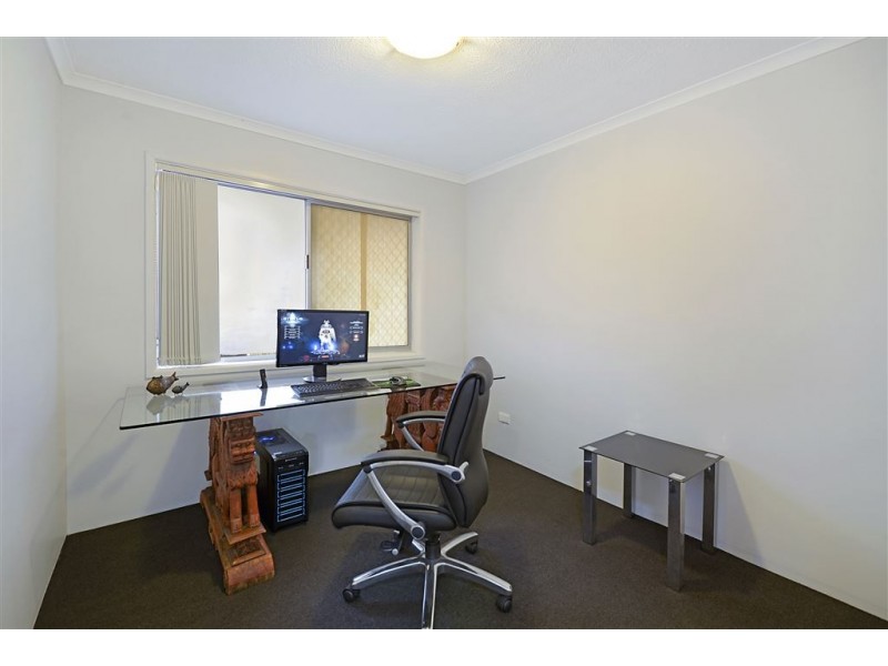 4/143 High Street, Southport QLD 4215