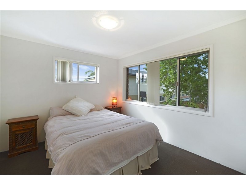 4/143 High Street, Southport QLD 4215