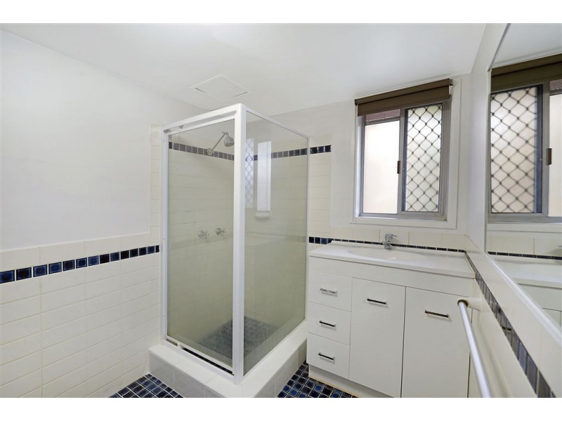 4/143 High Street, Southport QLD 4215