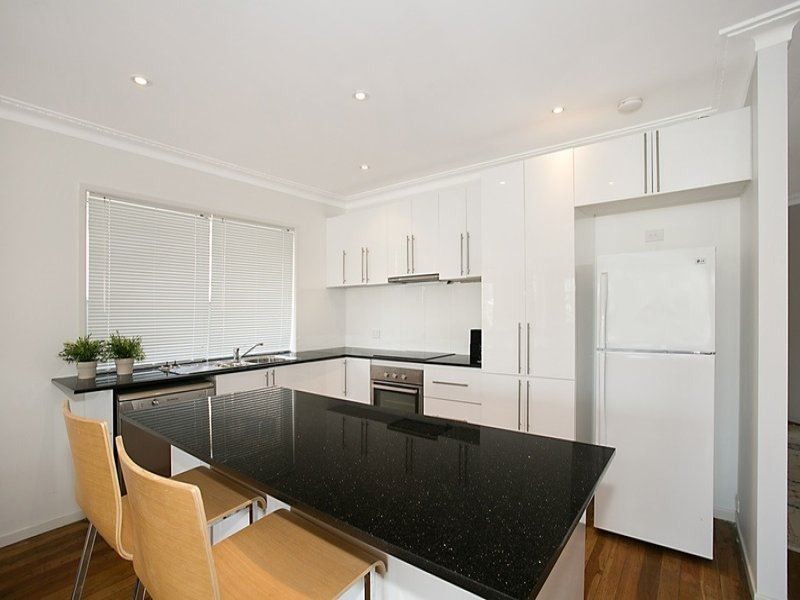 25 Sunrise Blvd, Surfers Paradise QLD 4217