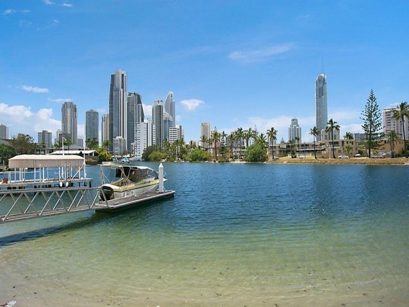 25 Sunrise Blvd, Surfers Paradise QLD 4217