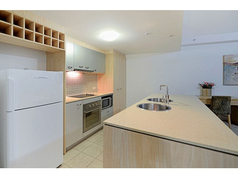 18 Fern Street, Surfers Paradise QLD 4217